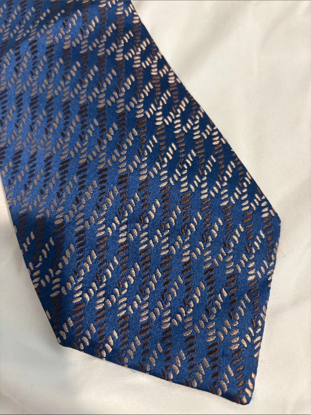 Charvet Classic Men's Blue Patterned Silk Tie